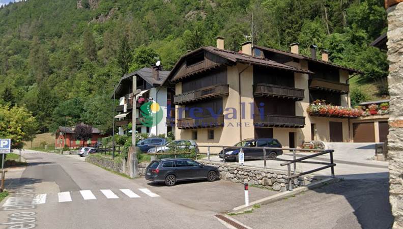 Trilocale con balconi a Piano di Commezzadura