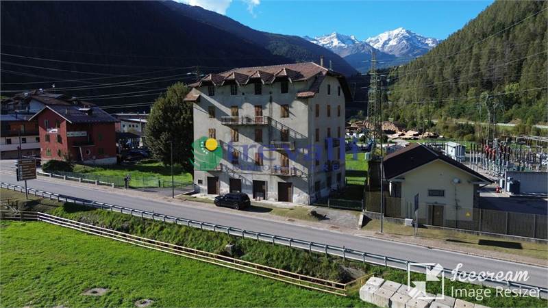 Palazzo da ristrutturare nel cuore di Ossana, Val di Sole
