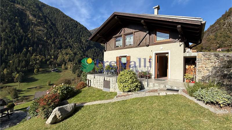 APPARTAMENTI INDIPENDENTE CON AMPIO GIARDINO