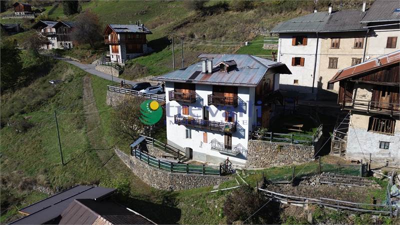 Doppio appartamento da ristrutturare